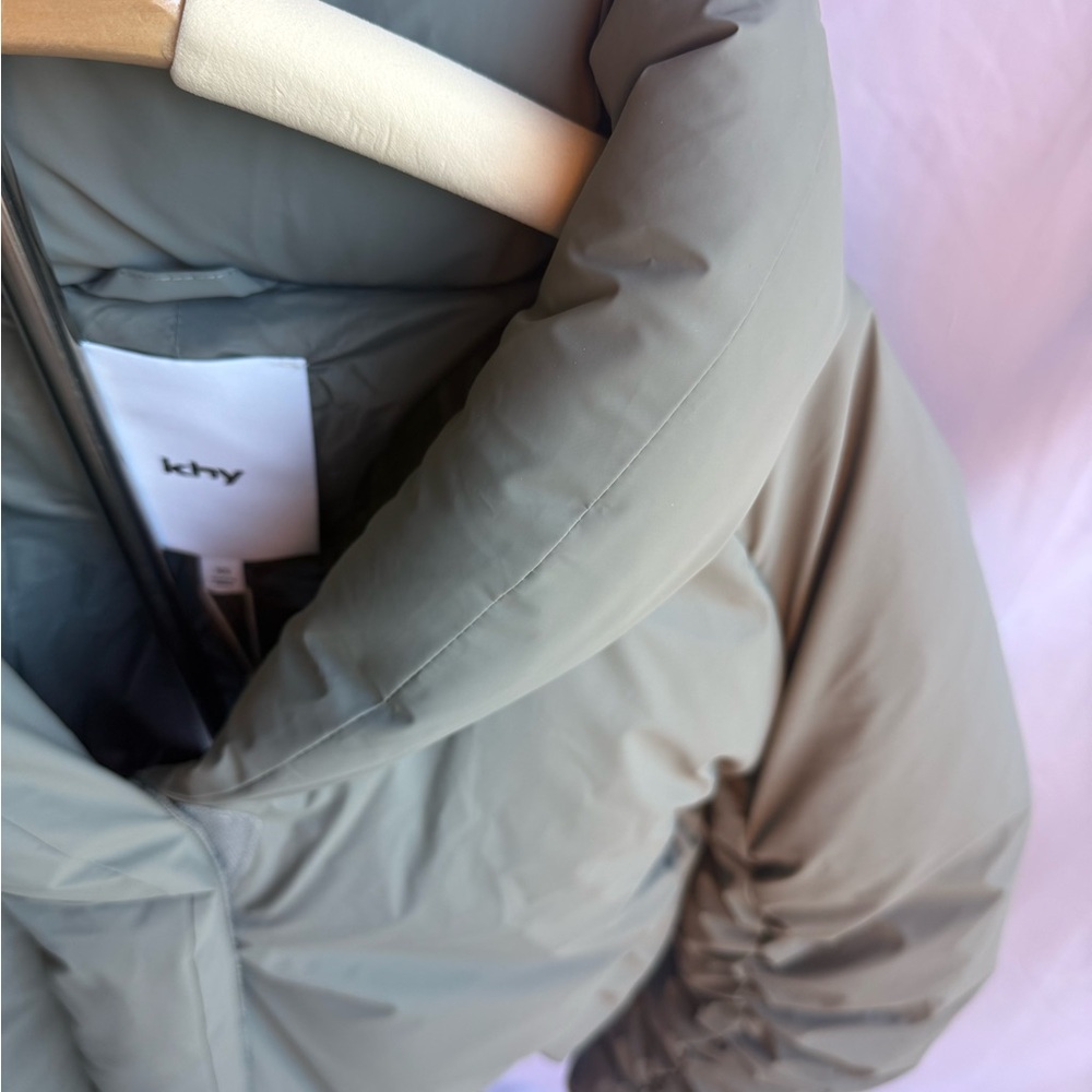 KHY by Kylie Jenner Cropped Puffer Jacket – Size XS – NWT - rare color - Picture 8 of 11